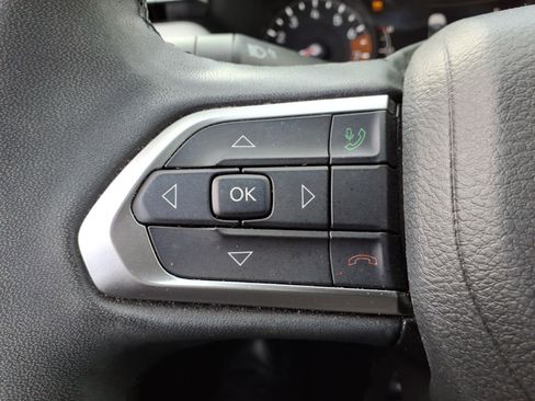 Certified 2023 Jeep Compass Limited w/ Sun and Sound Group image 18