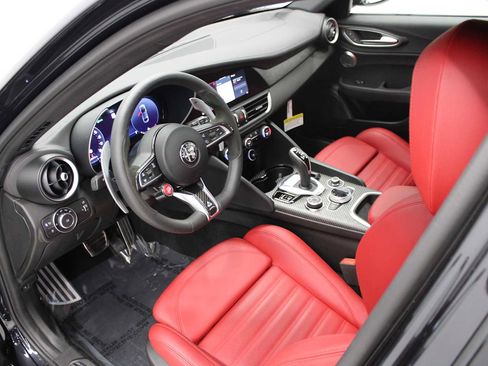 Used 2024 Alfa Romeo Giulia Quadrifoglio w/ Active Assist Plus Package image 16