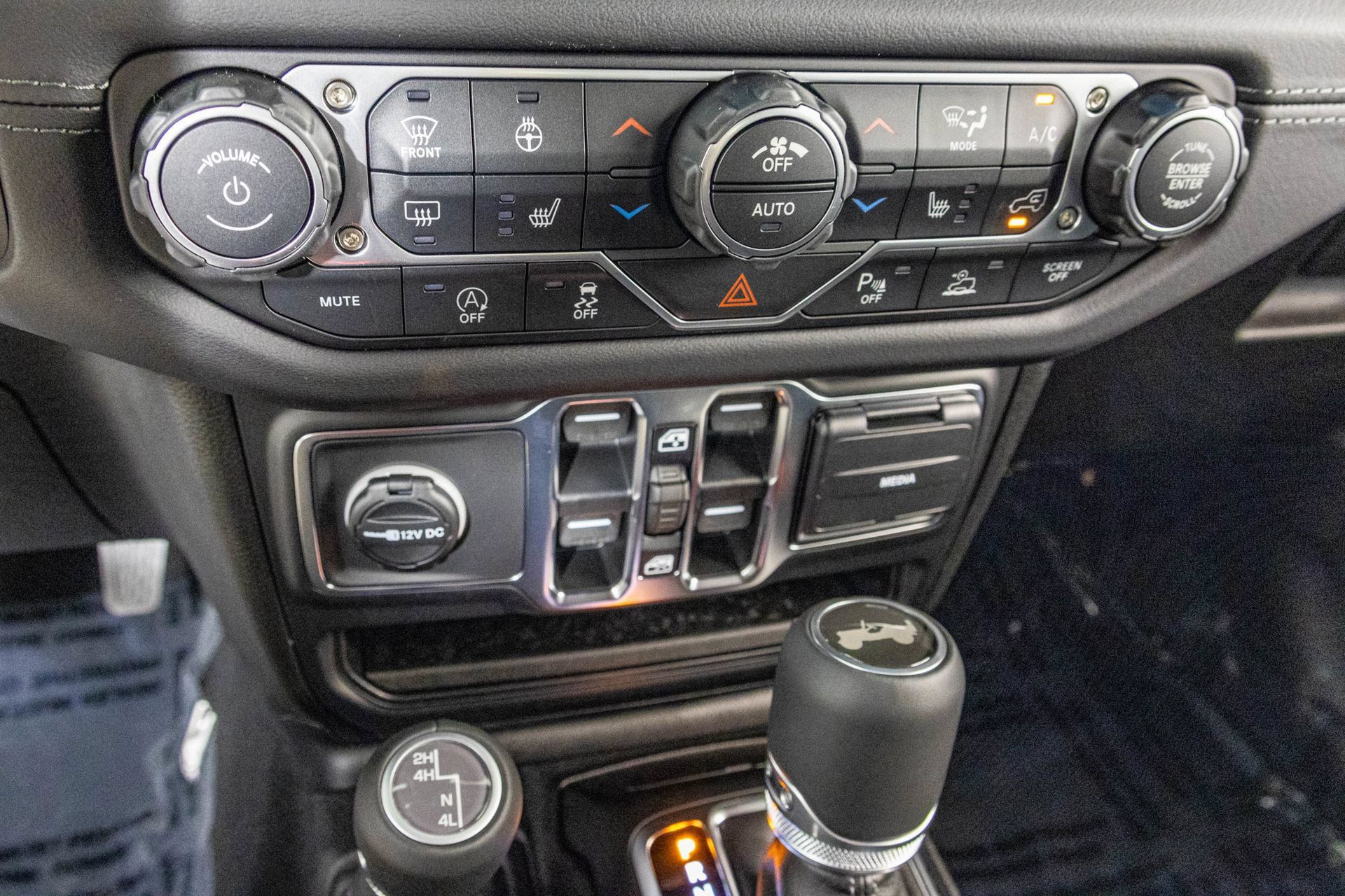 New 2027 Jeep Wrangler Unlimited Sahara AWD/4WD image 26