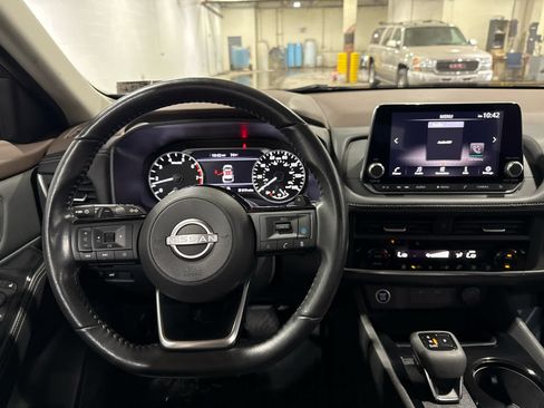 Certified 2023 Nissan Rogue SV w/ SV Premium B Package AWD/4WD image 3