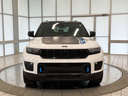 Used 2022 Jeep Grand Cherokee Trailhawk image 5