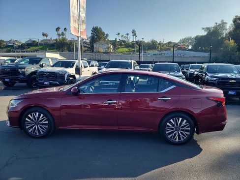 Used 2023 Nissan Altima 2.5 SV image 5