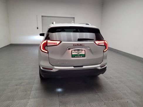 Used 2022 GMC Terrain SLT w/ Infotainment Package II FWD image 6