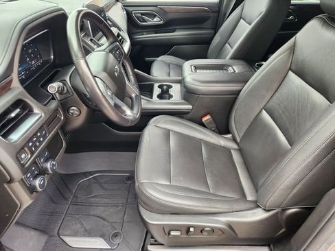 Used 2022 Chevrolet Tahoe Z71 w/ Luxury Package AWD/4WD image 13