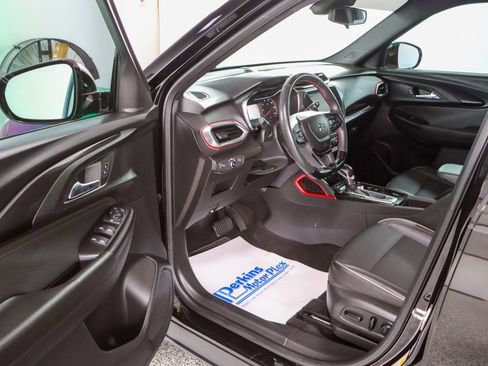 Used 2022 Chevrolet TrailBlazer RS FWD image 3