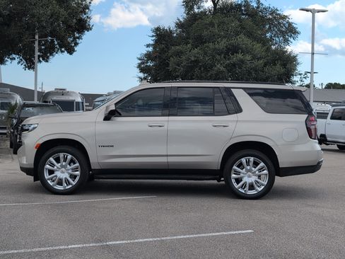 Used 2024 Chevrolet Tahoe RST RWD image 2