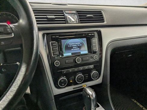 Used 2012 Volkswagen Passat 2.5 SE image 14