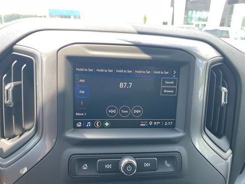 Used 2025 GMC Sierra 2500 Pro w/ Convenience Package image 15