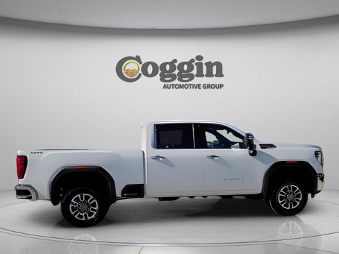 New 2026 GMC Sierra 3500 SLT w/ SLT Convenience Package image 13