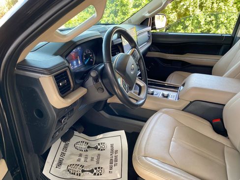 Used 2024 Ford Expedition Limited AWD/4WD image 32