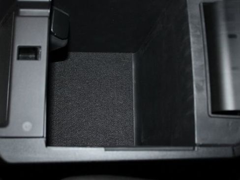 Used 2023 Ford Explorer XLT image 28