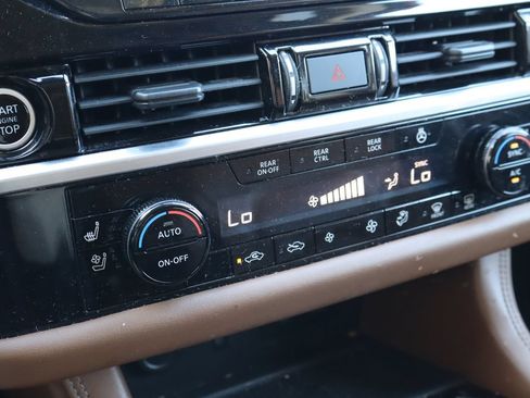 Used 2022 Nissan Pathfinder Platinum w/ Cargo Package FWD image 26