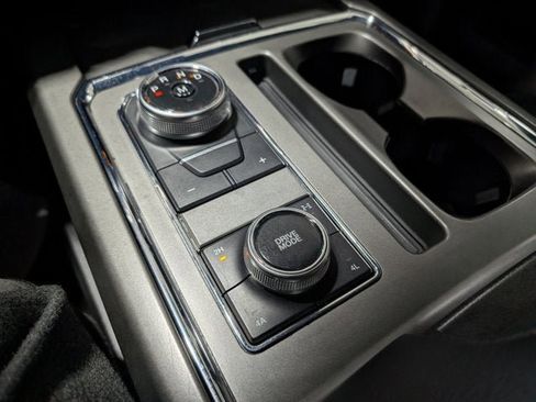 Used 2020 Ford Expedition XLT w/ FX4 Off-Road Package image 31