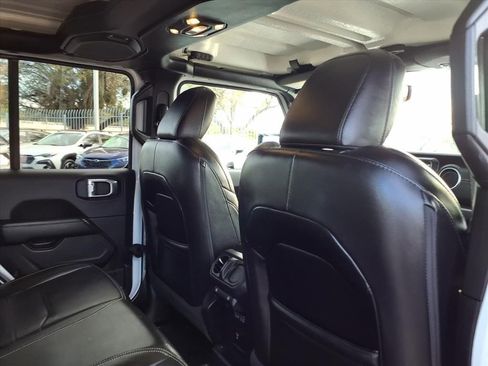 Used 2021 Jeep Wrangler Sahara w/ Cold Weather Group image 19