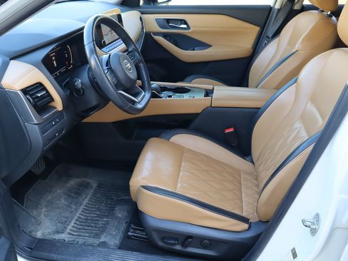 Used 2021 Nissan Rogue Platinum FWD image 16