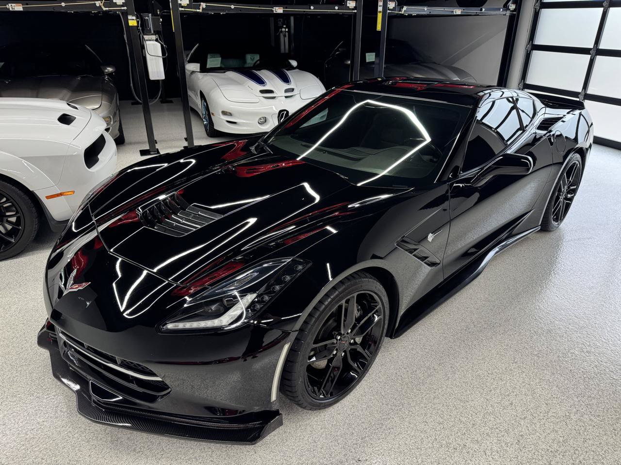 Used 2019 Chevrolet Corvette Stingray Coupe w/ 1LT RWD image 6