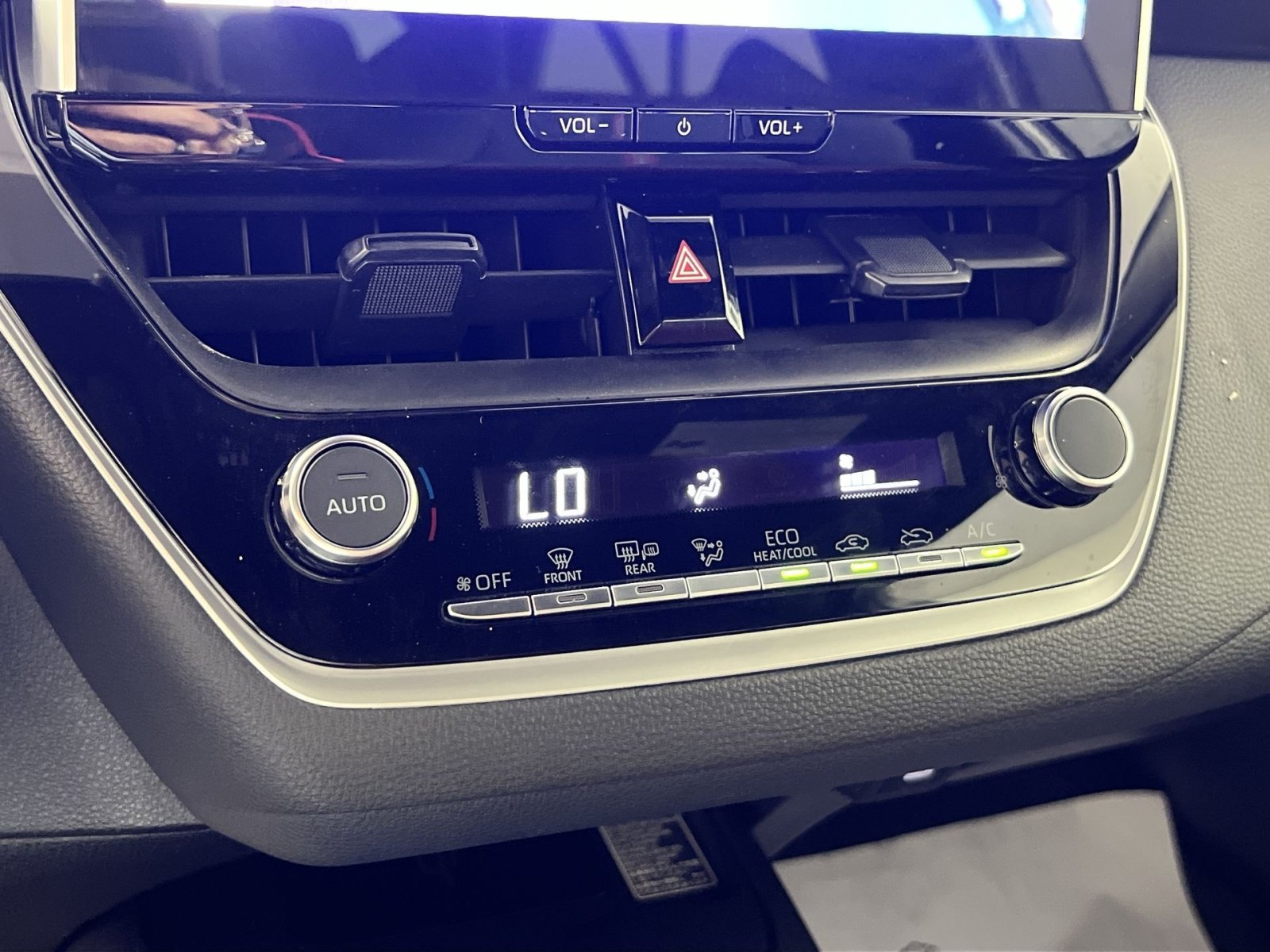 Used 2026 Toyota Corolla SE w/ SE Package FWD image 21