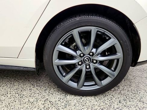 Used 2019 MAZDA MAZDA3 Hatchback FWD image 9