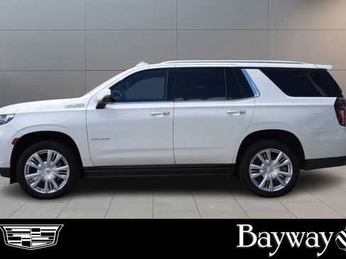 Used 2022 Chevrolet Tahoe High Country RWD image 4