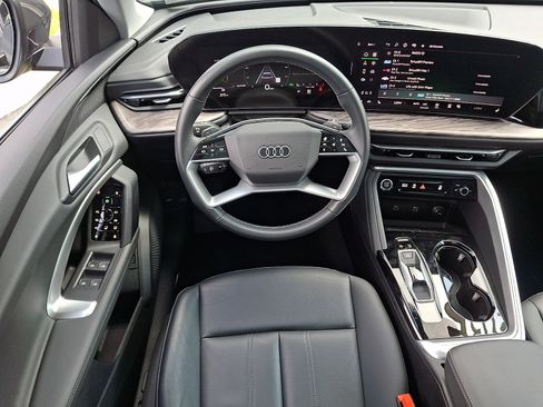 Certified 2025 Audi Q5 Premium w/ Convenience Package AWD/4WD image 11