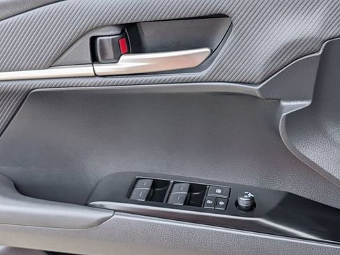Used 2025 Toyota Camry SE FWD image 25