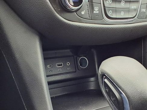 Used 2024 Chevrolet Equinox LT image 13