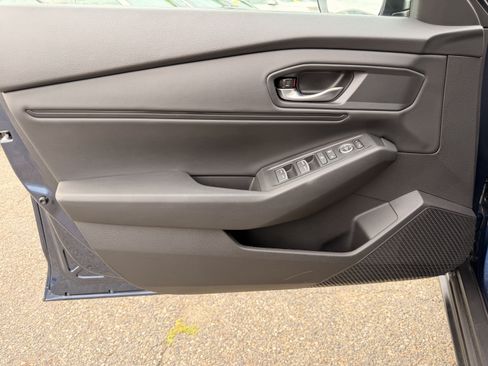 Used 2025 Honda Accord SE image 12