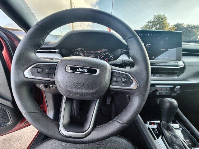 Used 2025 Jeep Compass Limited AWD/4WD image 11
