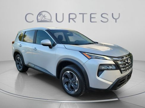 Used 2024 Nissan Rogue SV FWD image 5