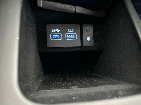 Used 2025 Genesis GV70 2.5T AWD/4WD image 50