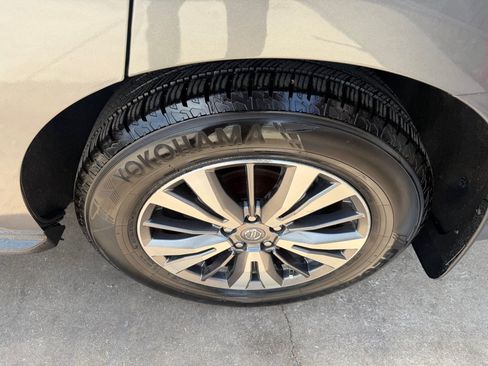 Used 2019 Nissan Pathfinder S AWD/4WD image 5