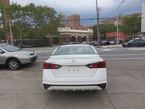 Used 2019 Nissan Altima 2.5 S FWD image 8
