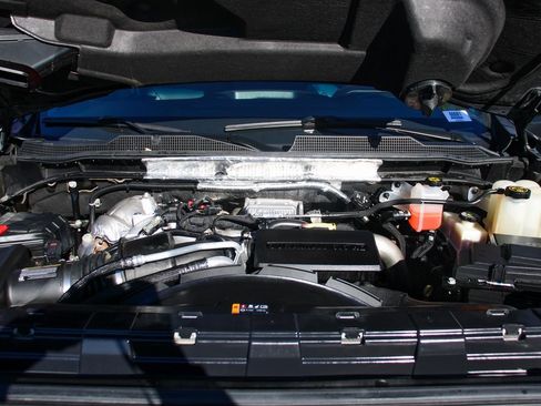 Used 2020 Chevrolet Silverado 2500 LTZ w/ LTZ Premium Package image 11