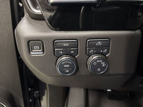 Used 2024 Chevrolet Silverado 1500 LT image 29