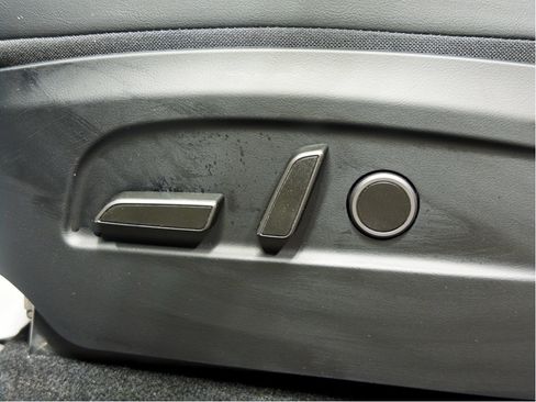 Used 2026 Tesla Model Y Long Range AWD/4WD image 17