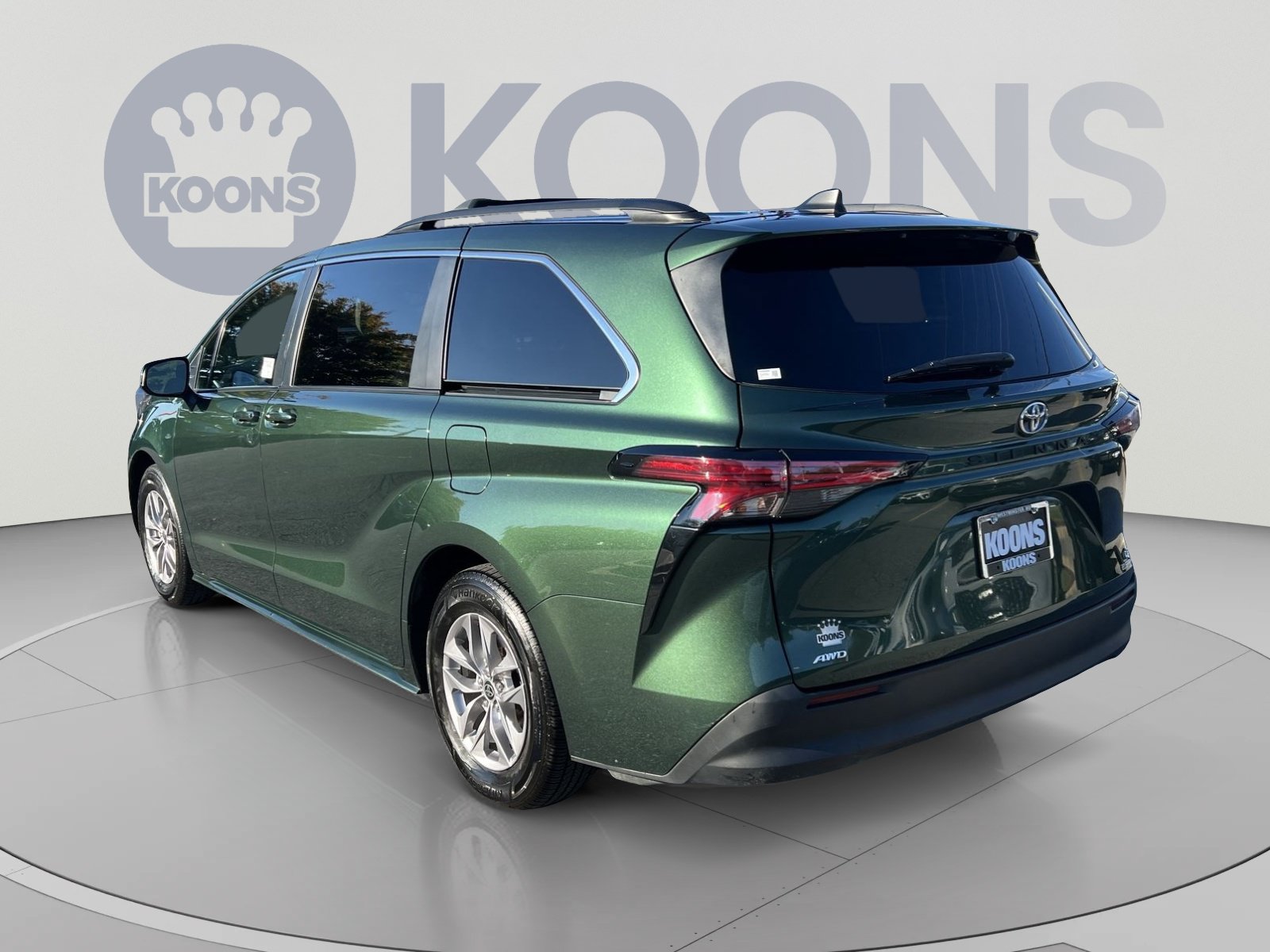 Used 2022 Toyota Sienna LE w/ LE Plus Package AWD/4WD image 4