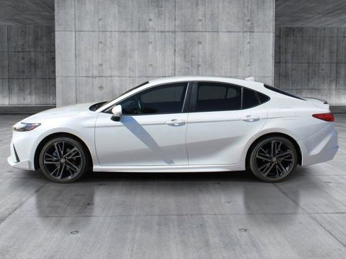 Used 2025 Toyota Camry XSE FWD image 7