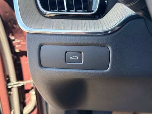 New 2026 Volvo XC60 B5 Ultra w/ Climate Package image 30