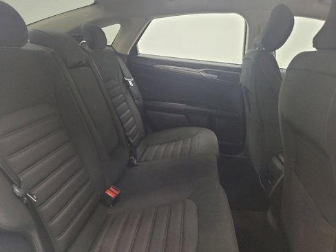 Used 2017 Ford Fusion SE w/ Fusion SE Technology Package FWD image 19