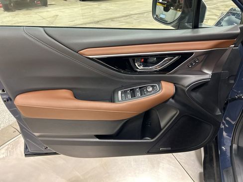 Used 2023 Subaru Outback Touring w/ Popular Package #2 image 12