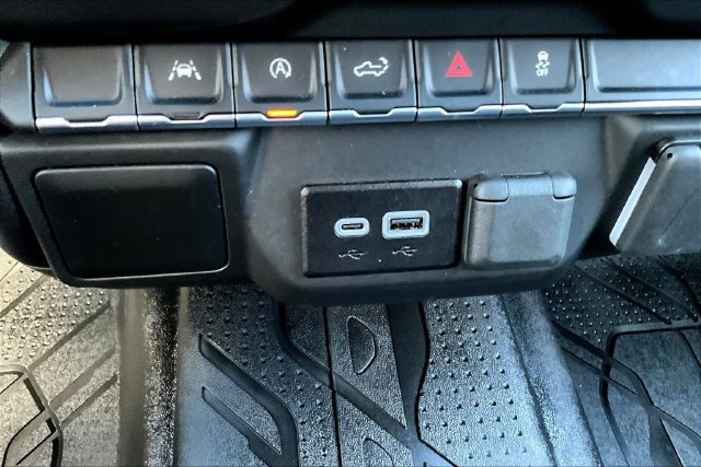 Used 2026 Chevrolet Silverado 1500 Custom w/ Turbomax Blackout Package AWD/4WD image 17