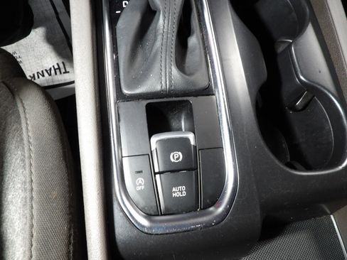 Used 2019 Hyundai Santa Fe SE FWD image 12