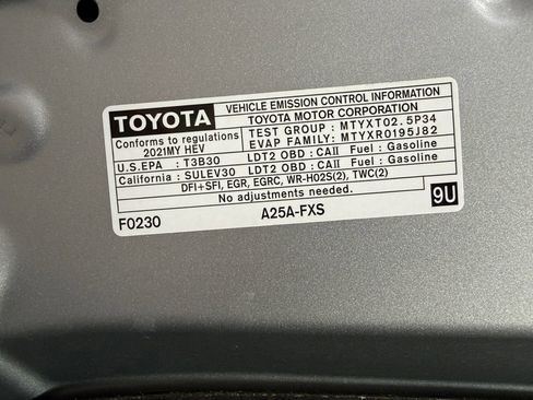 Used 2021 Toyota Sienna XLE image 45