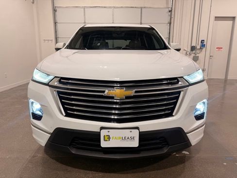 Used 2023 Chevrolet Traverse Premier FWD image 2