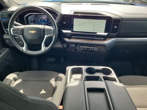 Used 2025 Chevrolet Silverado 1500 LT AWD/4WD image 12
