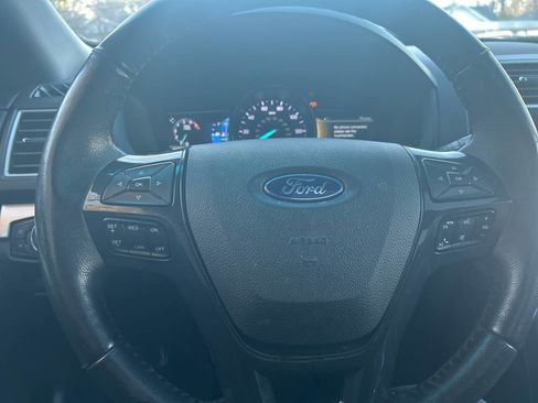 Used 2017 Ford Explorer XLT w/ Equipment Group 202A image 24