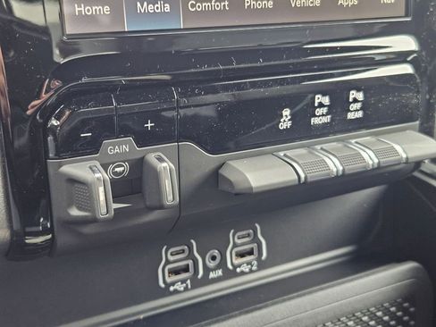 New 2026 RAM 1500 Laramie AWD/4WD image 29