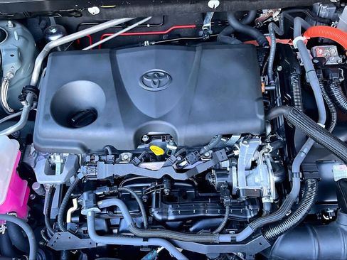 Used 2021 Toyota RAV4 XLE Premium AWD/4WD image 33
