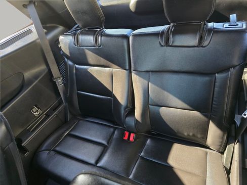 Used 2020 Ford Explorer XLT w/ Equipment Group 202A AWD/4WD image 25