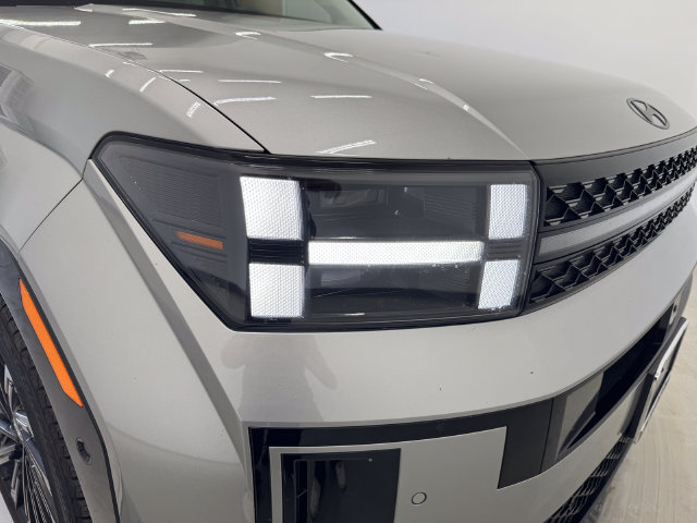Used 2025 Hyundai Santa Fe Calligraphy FWD image 34